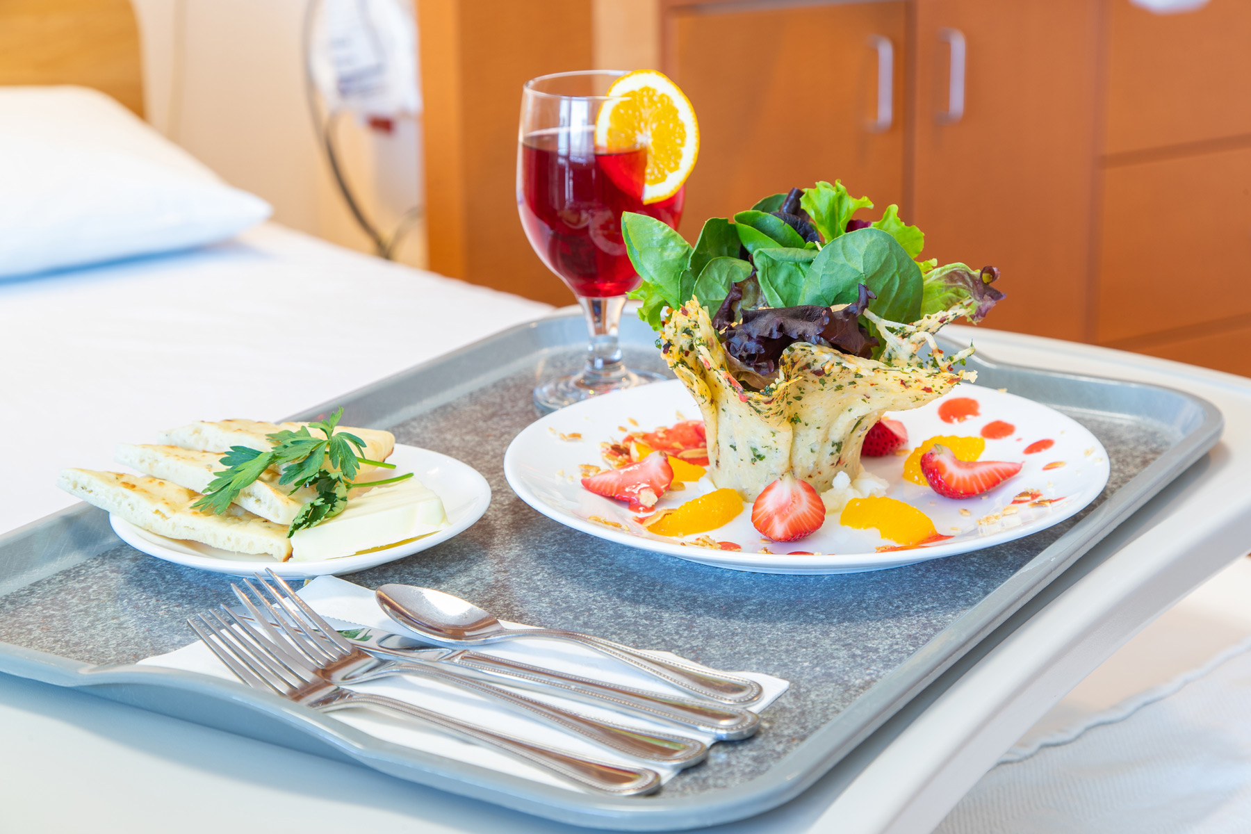 PetesronHealth_StagedMeal_Angle2_web